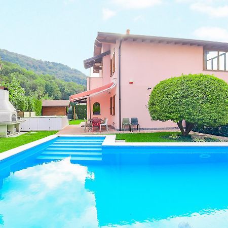 Jane E Jolie Holiday Home Private Swimming Pool ヴァルブローナ エクステリア 写真